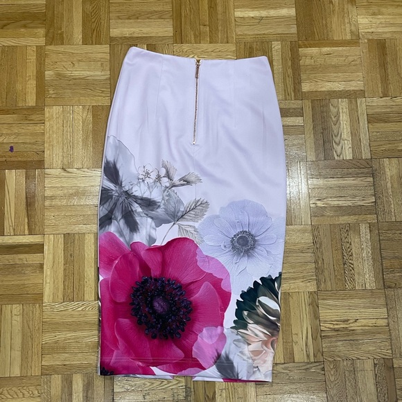 Ted Baker skirt size 1 (small) - Picture 3 of 5
